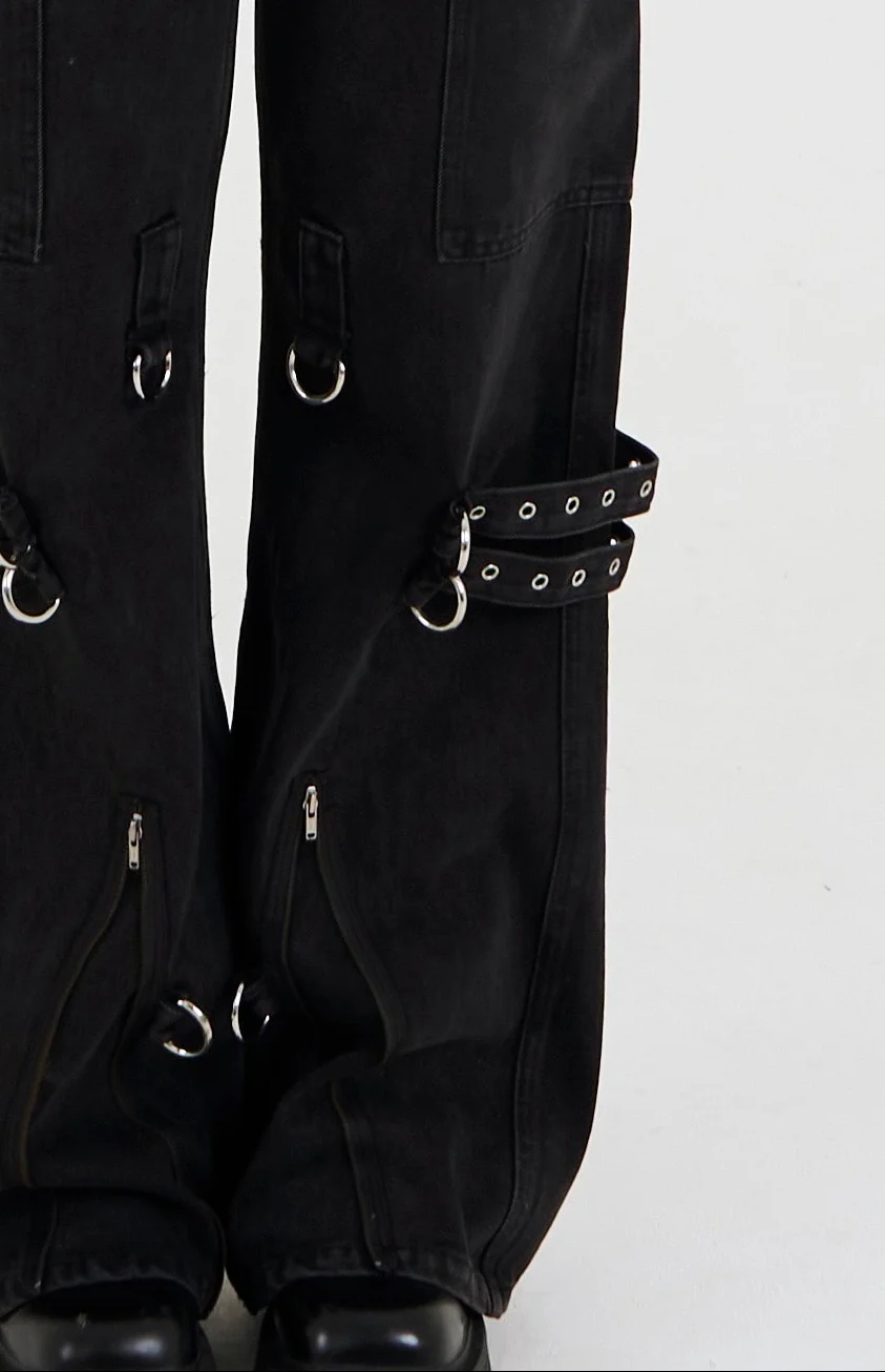 Bondage Baggy Hardware Jeans - Image 6