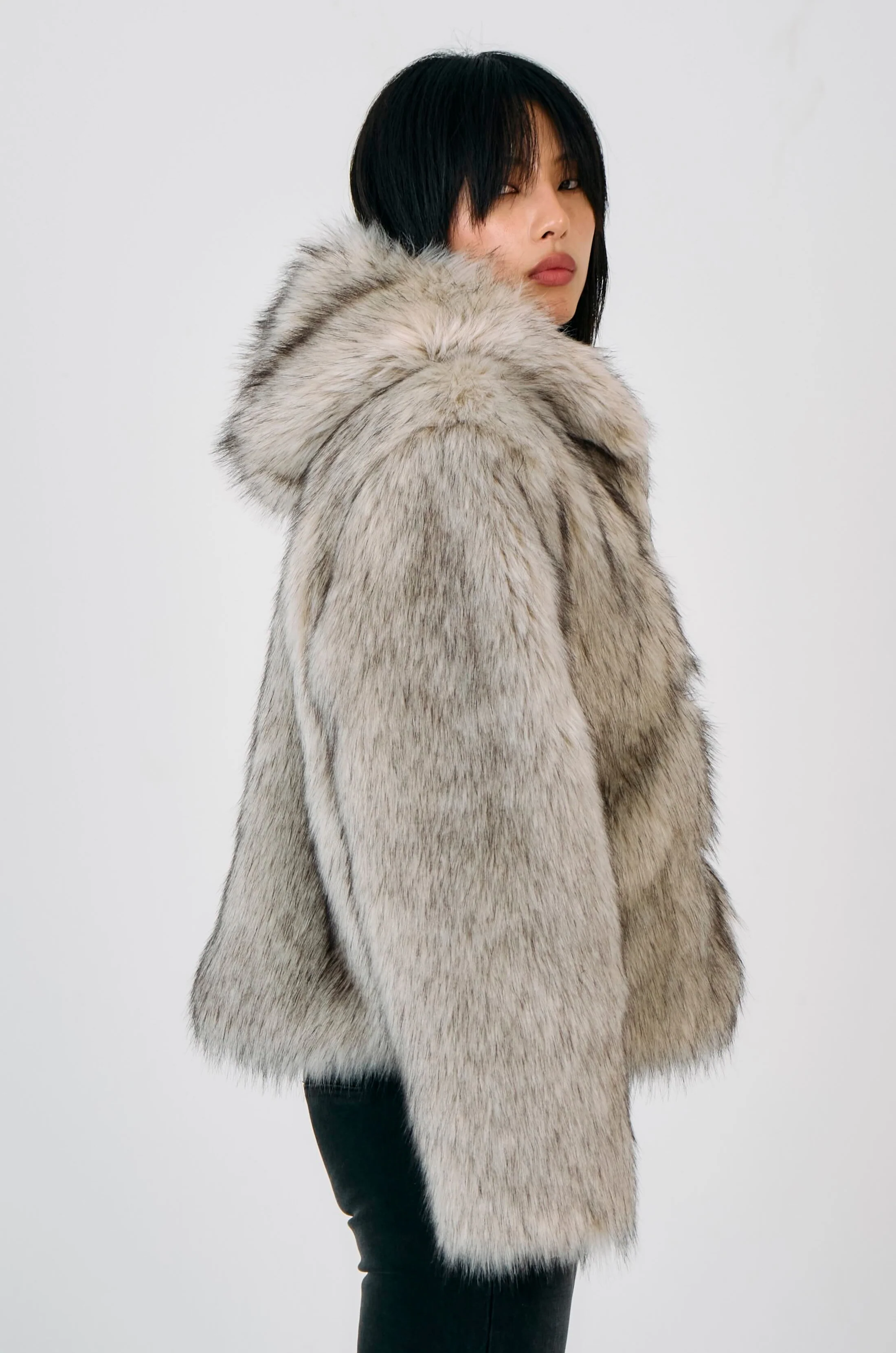Julia Alaska Faux Fur Coat - Image 3